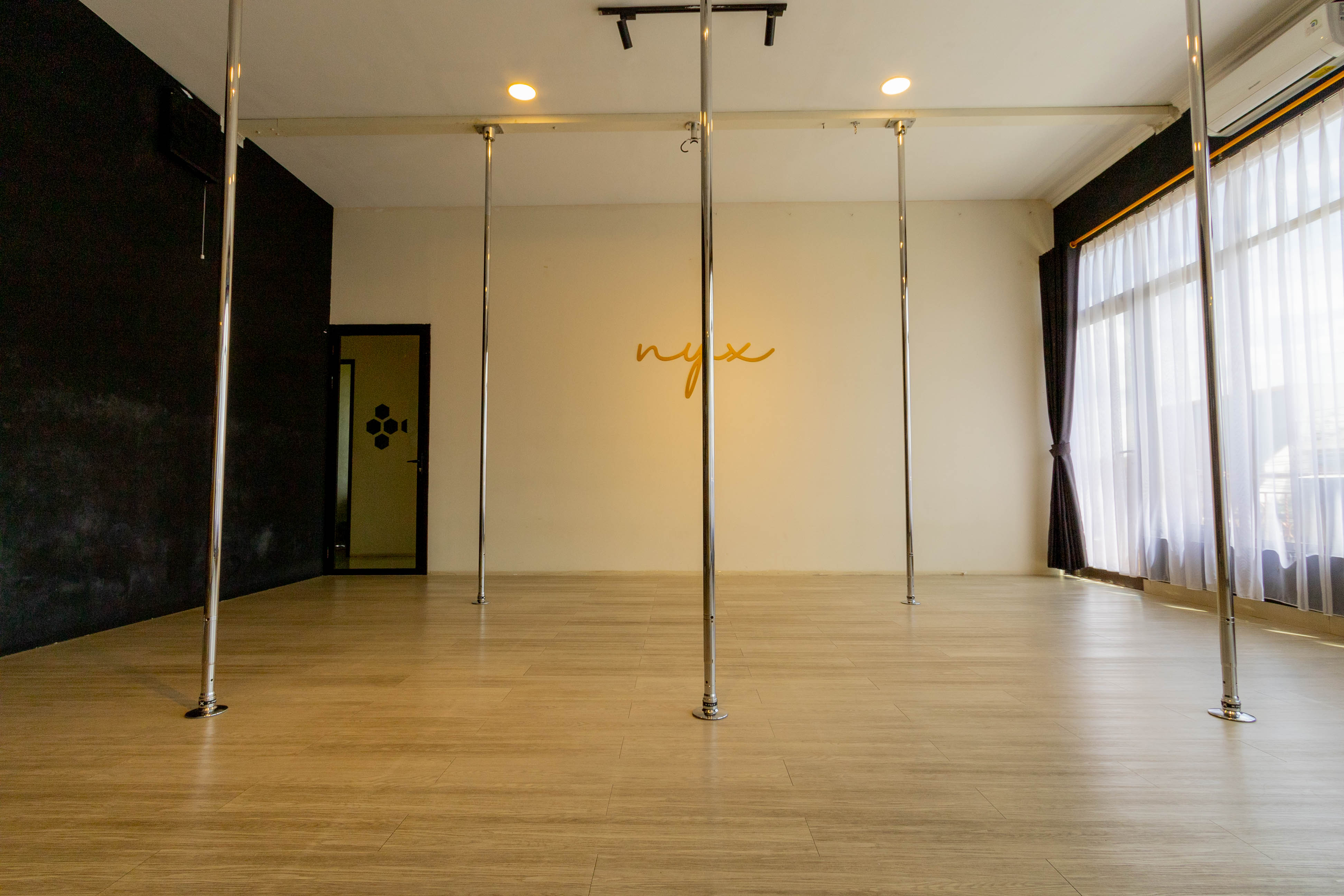 NYX Pole Studio BSD